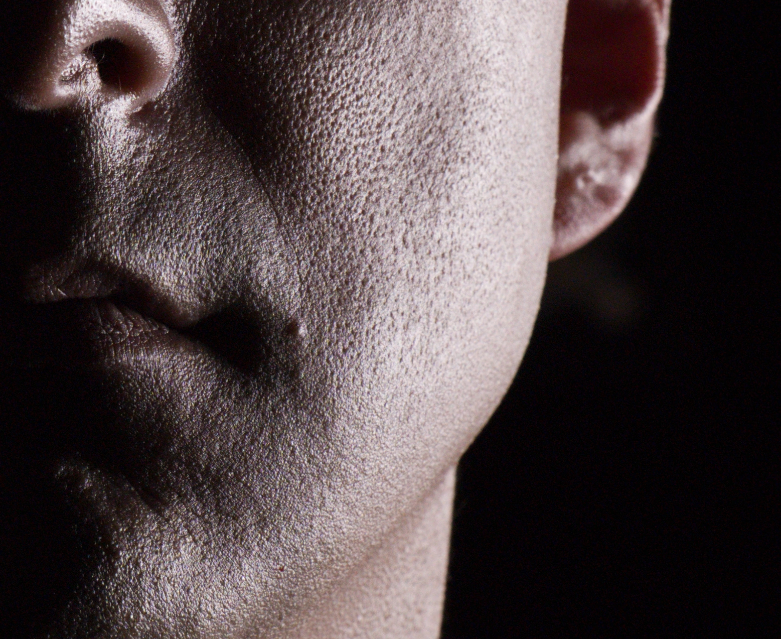 Cheek and mouth surface detail: real